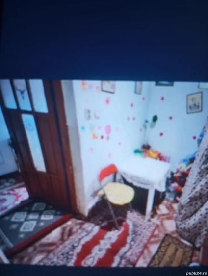 Vind schimb Casa, teren si curte privata,Garaj, semicentral Petro?ani - 2