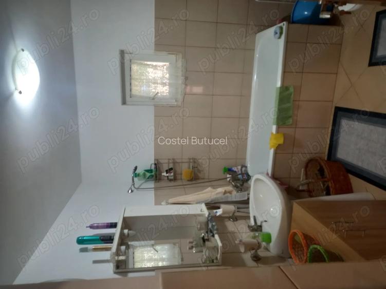 Vand casa sat Romanesti comuna Granicesti