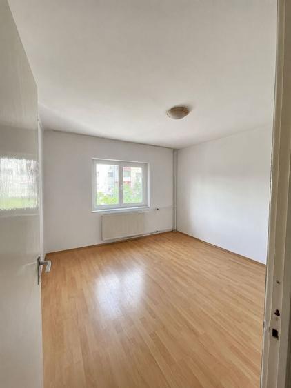 Apartament 3 camere de vânzare – 96.000 € - 1