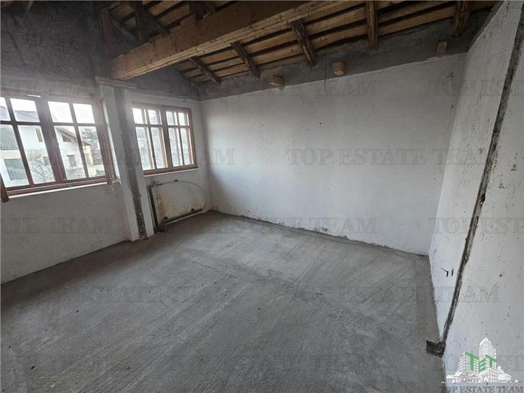 Vila spatioasa 11 camere la gri in centru Pitesti - 11