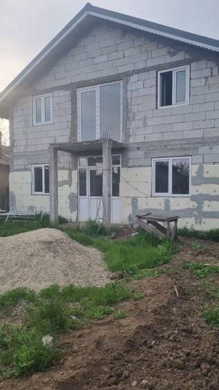 Casa vila de vanzare cu etaj la rosu - 1