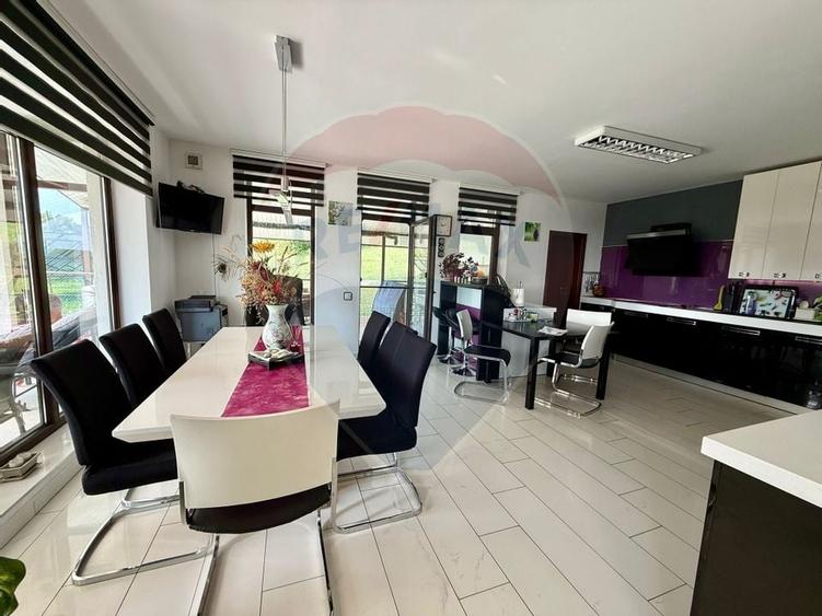 Casa individuala cu teren generos - Dambul Rotund, str. Odobesti - 6