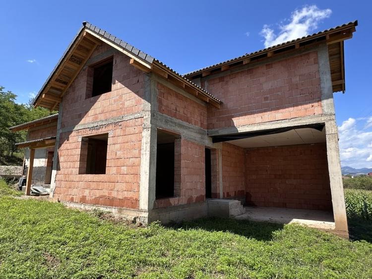 Casa noua la Rosu cu 4 camere teren aferent 386 mp cu toate utilitatile - 1