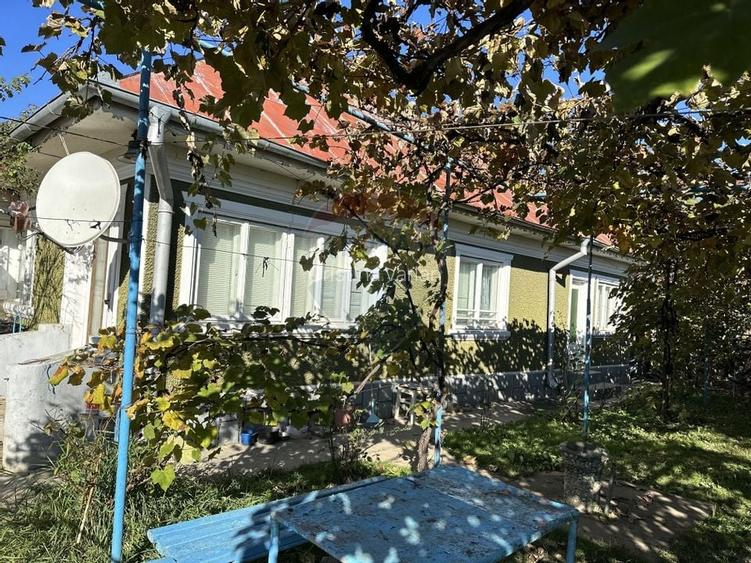 Casa / Vila cu 3 camere de vanzare Piatra Soimului