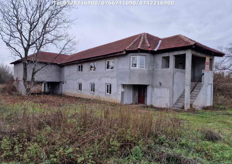 Cladire Multifunctionala, situata in Arcani, Sat.Arcani - 1