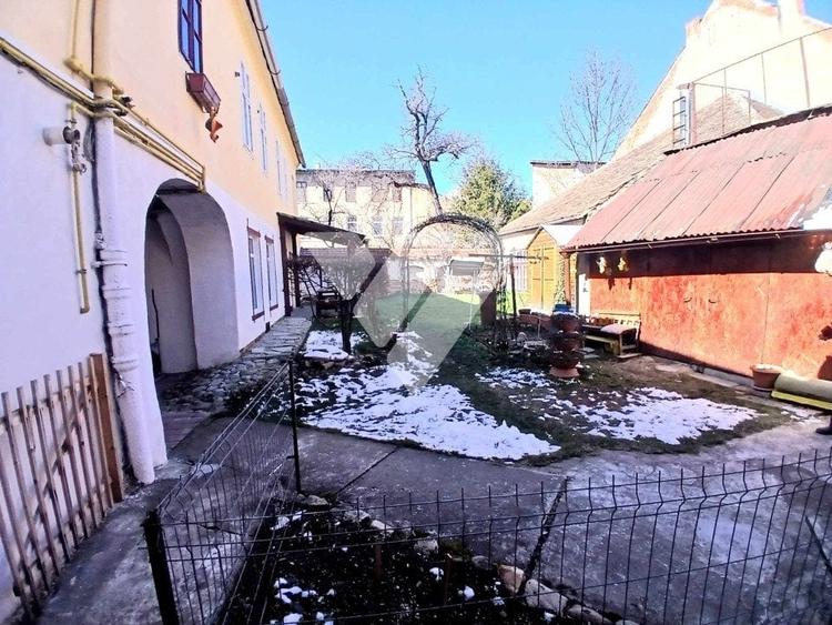 Apartament 3 camere mobilat si terasa in zona Ultracentrala Sibiu - 8