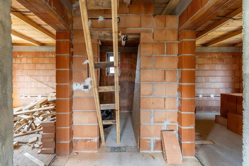 Casa cu 3 camere la rosu, in Vladimirescu  de vanzare - 7