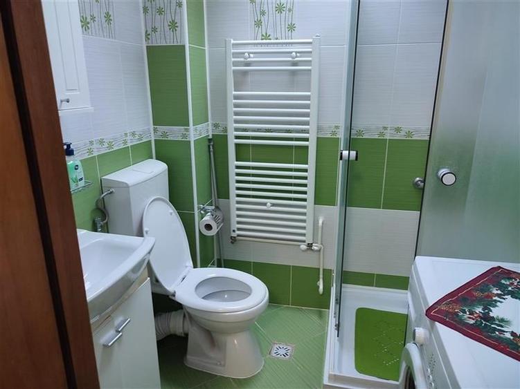 VILA 5 CAMERE, FARA CURTE, GARAJ, CENTRAL, ZONA LIVADA POSTEI - 12