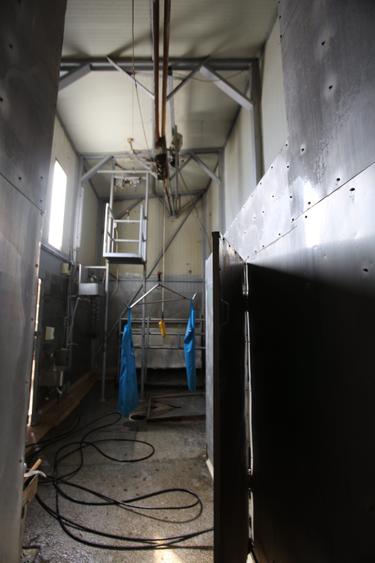 Abator complet functional cu grajduri pentru animale in Bod Colonie - 8