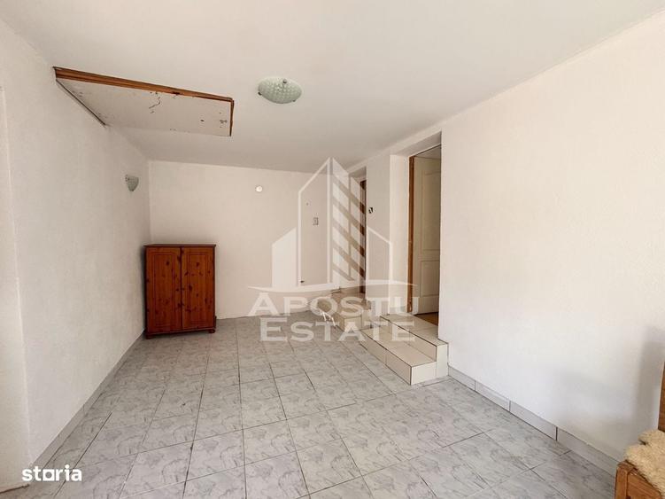Casă cu 4 camere în Dăbâca