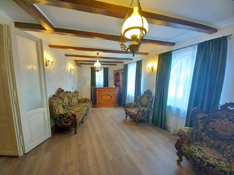 Afacere la cheie. Pensiune de 400 mp utili in Sibiu - 1