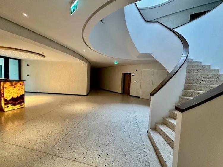 Apartament cu 4 camere decomandat, mobilat în Băneasa