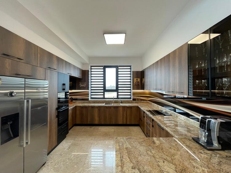 Vanzare VILA la cheie 338 mp  teren 800 mp - pe malul lacului Laguna Verde - 5