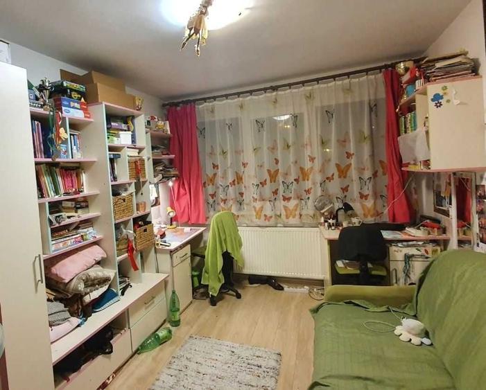 Apartament cu 2 camere semidecomandat în Aleea Carpați