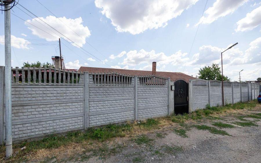 Rezervat Casa renovata cu 3 camere din caramida in ... - 4