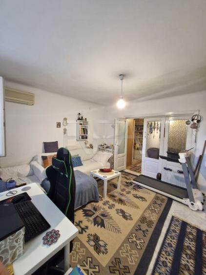 Casa batraneasca cu 3 camere in spatele stadionului Olimpia din Vitan - 3