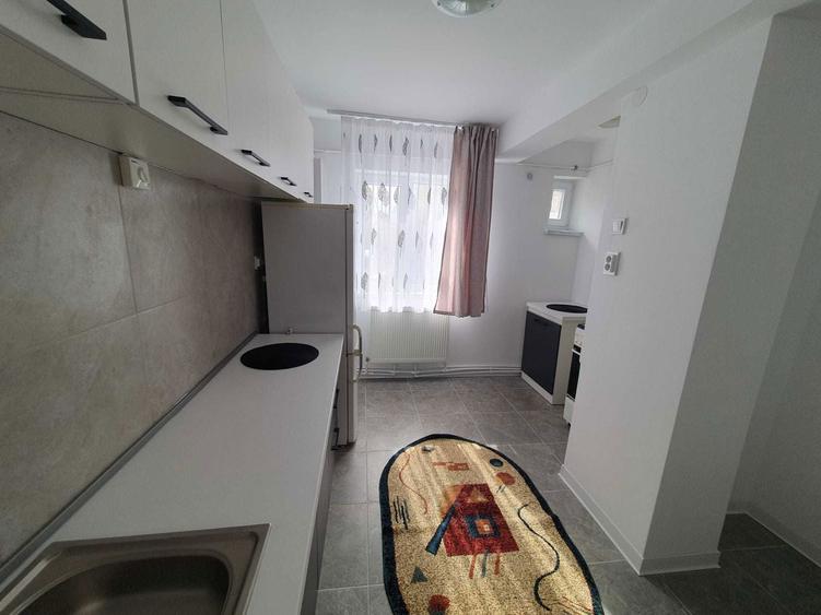 Inchiriez apartament 3 camere/UNIRII - 4