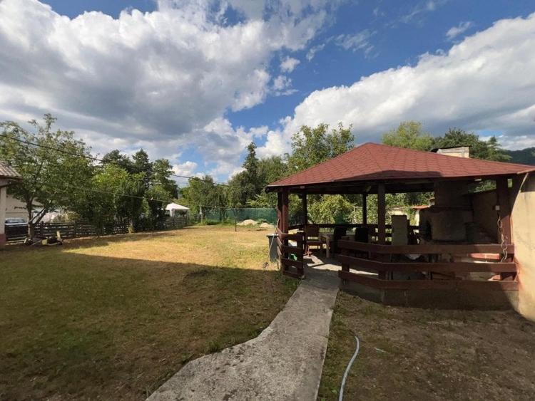 Casă Tăutii de Sus ,la drum principal pozitie excelentă ,462 mp teren - 7