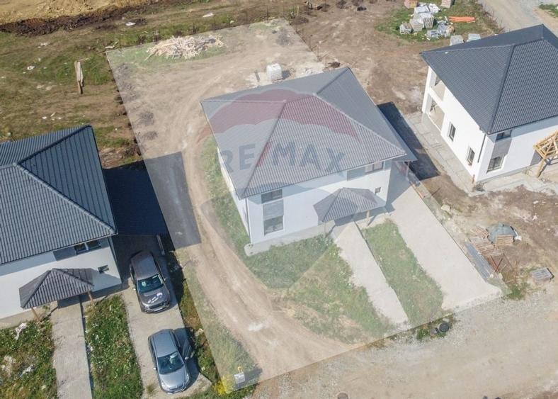 Casa cu 4 camere de vanzare, Jucu de Sus, Frasinului Nr.6 Semifinisat - 1