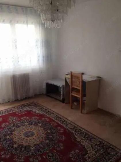 Vand apartament 2 camere semidecomandat central - 1