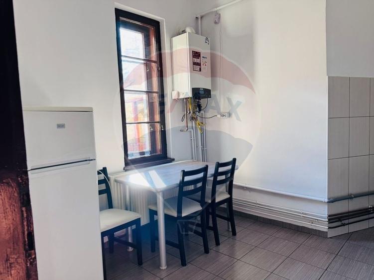 Apartament cu 2 camere de închiriat – ultracentral, str. Primăriei - 11