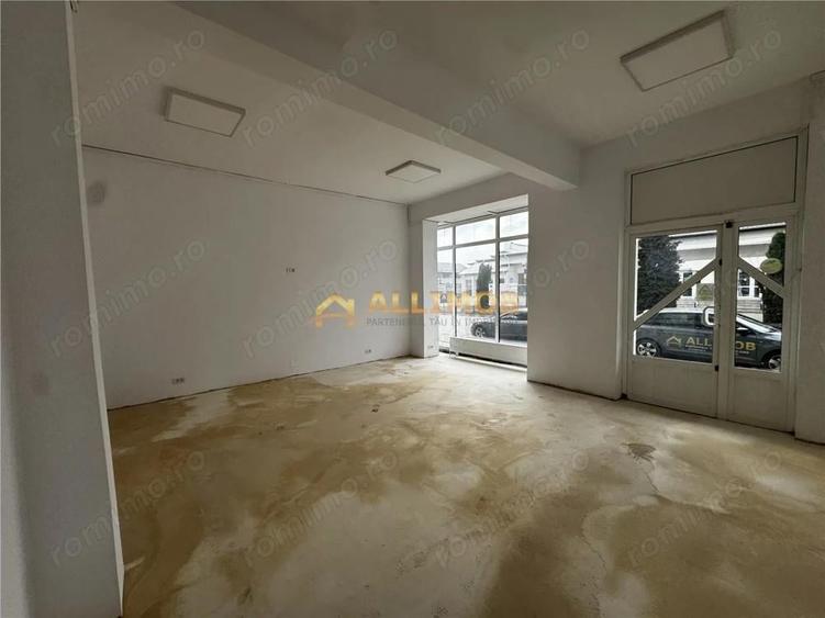Spatiu comercial de 120 mp in Plopeni, zona cu vad . - 2