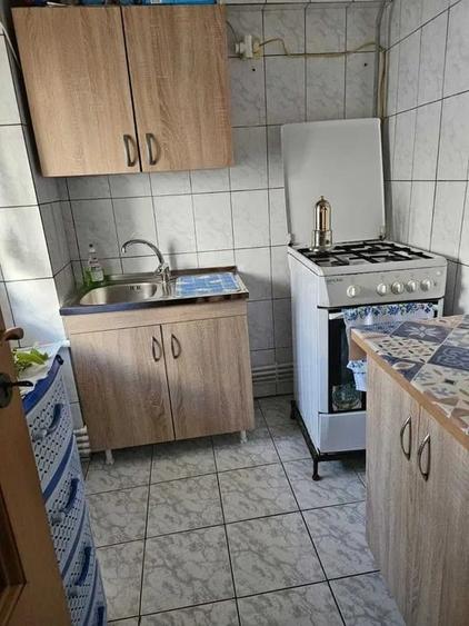 Apartament cu o camera decomandat, zona Alexandru cel Bun - 2