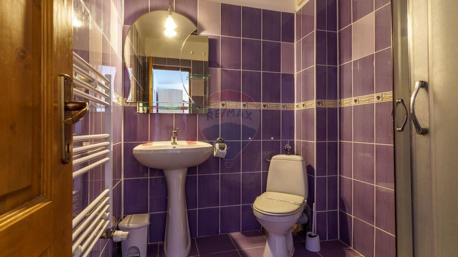 Pensiune cu 16 camere de vanzare, potential investitie,COMISION 0 - 6