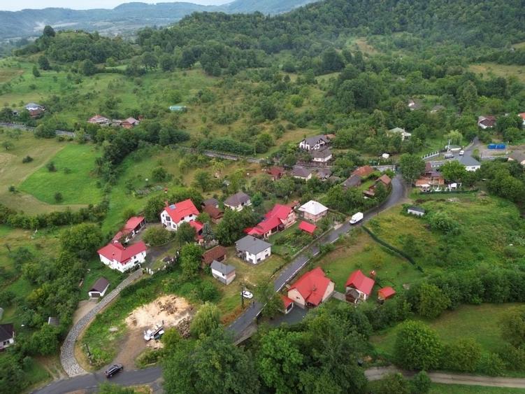 De vânzare casă din caramida cu teren – zonă Pensiunea Secret Garden - 23