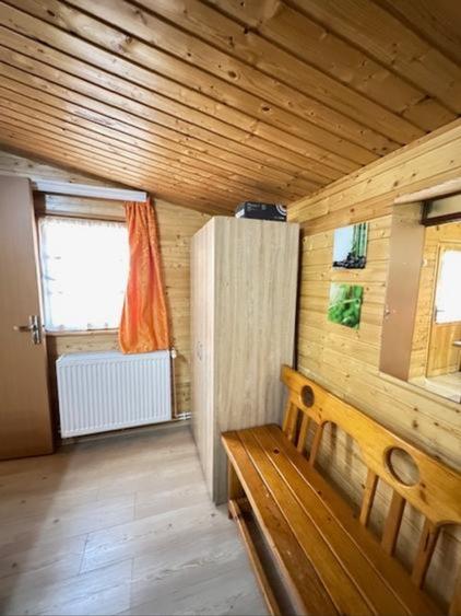 Valu Traian , casa cu teren si livada - 10