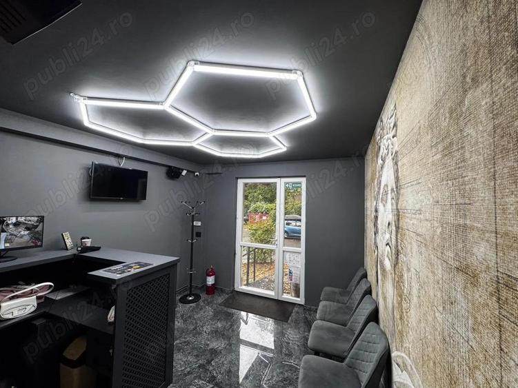 Barber Shop,Salon infrumuse?are etc Proprietar - 2