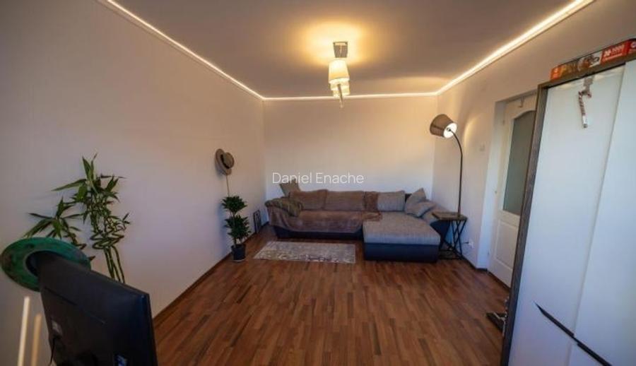 2 CAM. BD. TINERETULUI VIZAVI DE PARC 4/8 DEC. BL.1984 REABILITAT 2025