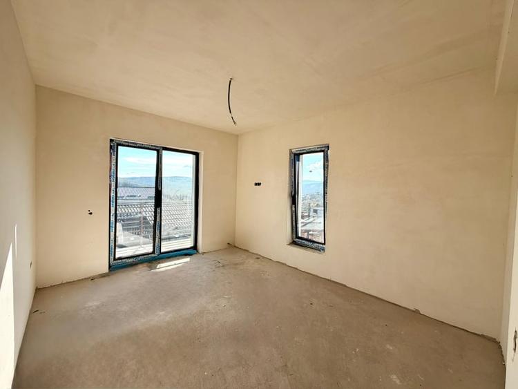 Casa individuala noua in Dezmir - semifinisata, teren 564 mp. - 11