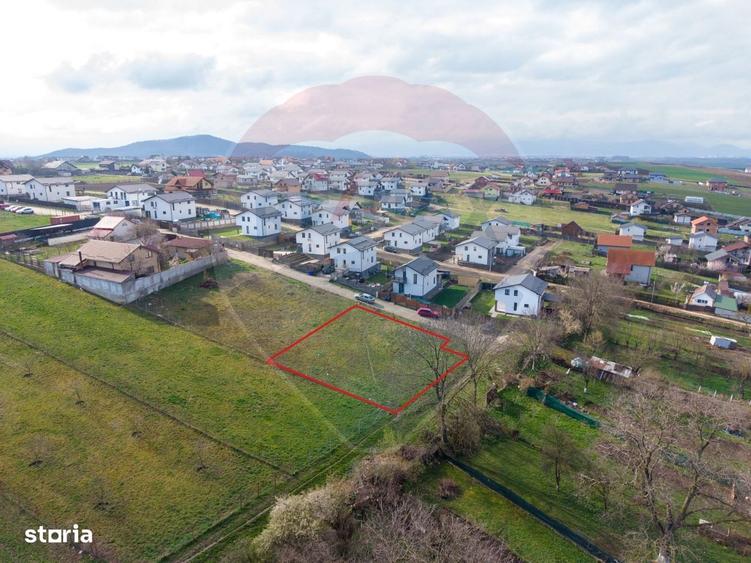 Teren intravilan cu vedere panoramica, utilitati si pozitie excelenta! - 2