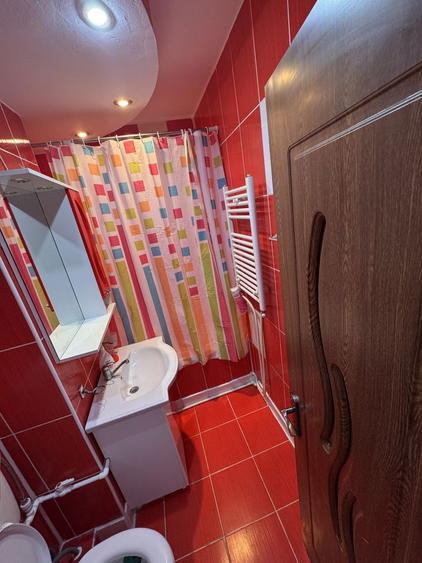 Inchiriez apartamen cu doua camere - 1