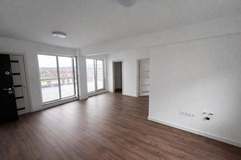 De vanzare Penthouse cu 2 camere Terasa mare Vedere panoramica Floresti - 3