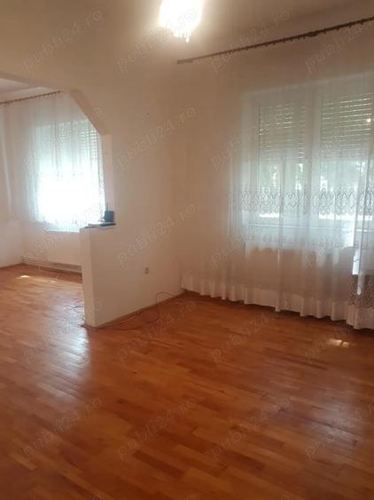 Inchiriez casa in Oradea, central, 3 camere, curte mica, garaj, beci - 2