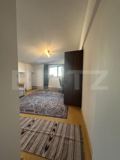 Apartament de vanzare, semidecomandat, cu 2 camere, 50 mp | Piata 1 mai - 8