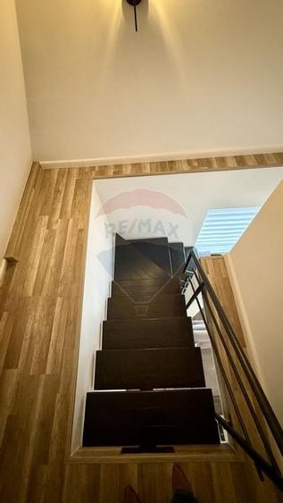 Parte de casă cu etaj – lux, interior superb, 2 locuri parcare - 14