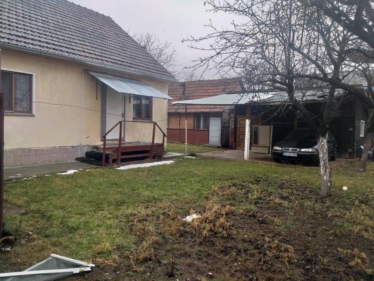 Casa singur curte,pretabil investitie, zona cerna-Tractoru, cu teren 900 mp - 2