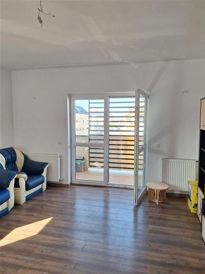 Apartament 2 camere, zona Tractorul - 1