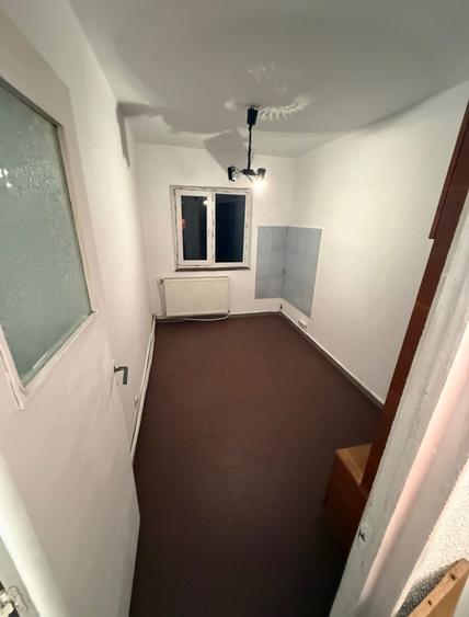 Apartament 4 camere la parter pretabil spatiu comercial - 4