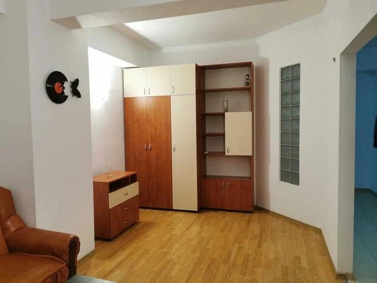 Apartament cu 2 camere, etajul 1/4, zona Nicolina - 4