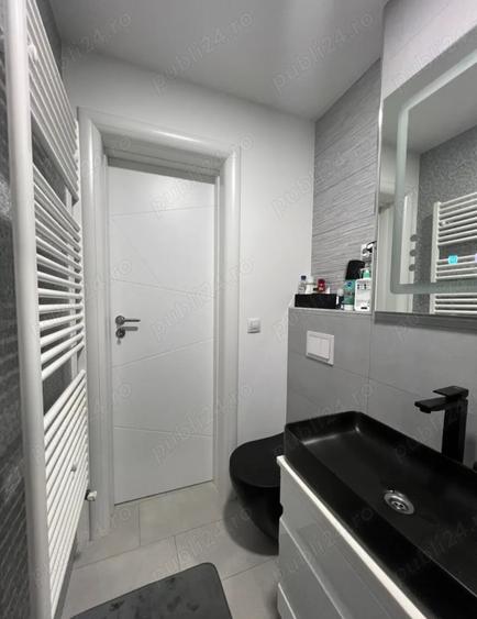 Vand apartament 3 camere complet renovat, etaj 5 10 - 1