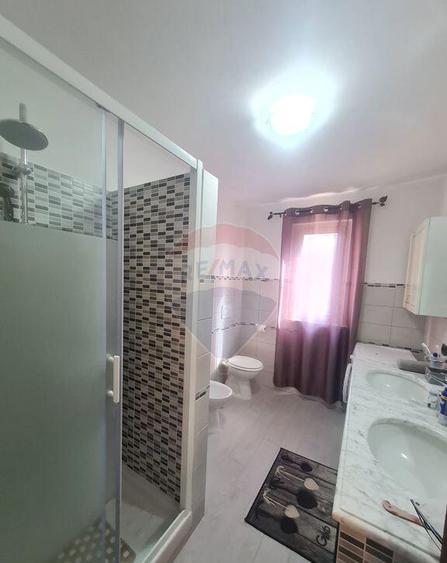 Casa cu 5 camere de vanzare (P+M) in comuna Bolotesti - 13