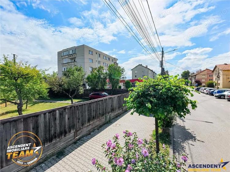 3D!Decomandat,3camere,Targu Secuiesc, Garii,renovat,balcon,areal apreciabil - 1