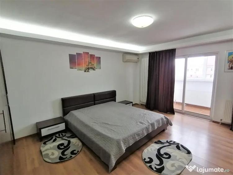 Garsoniera , Sebastian, Bloc mixt - 2