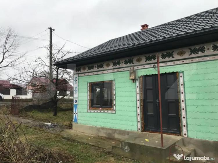 Casa batraneasca,partial renovata,loc. Meresti,3400mp teren - 2