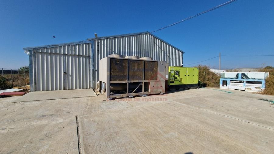 DE VANZARE Platforma cu  2 hale de 2074 mp amplasate pe un teren de 8762 mp - 1