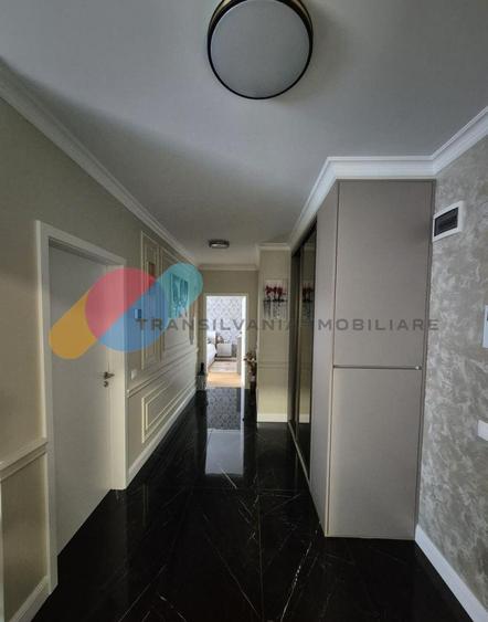 Apartament cu 3 camere semidecomandat, mobilat în Chinteni